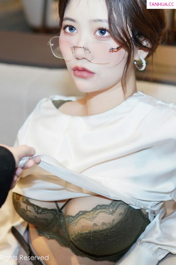   [XiuRen]高清写真图 2022.12.22 No.6028 奈奈子 新人美腿第31张图片